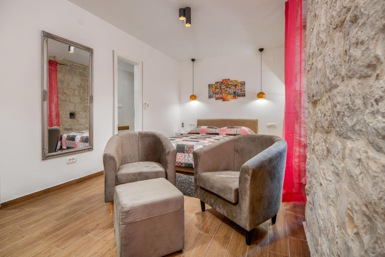 フヴァル Vintage House Al Pozzoアパートホテル エクステリア 写真