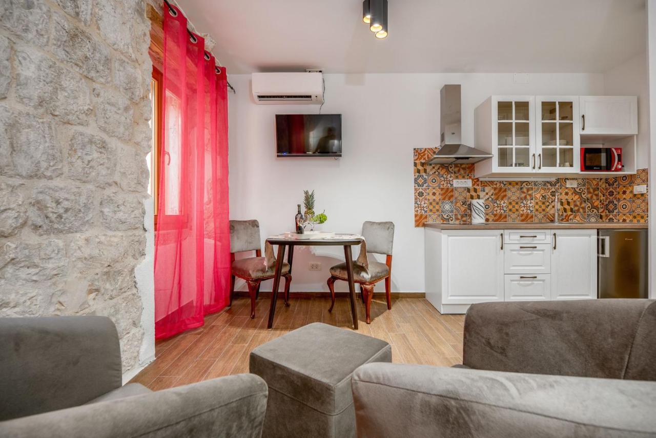 フヴァル Vintage House Al Pozzoアパートホテル エクステリア 写真