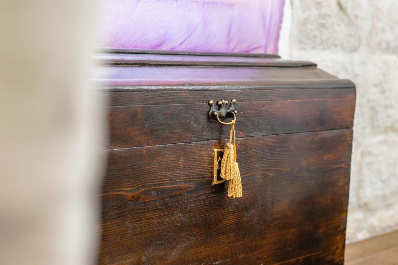 フヴァル Vintage House Al Pozzoアパートホテル エクステリア 写真